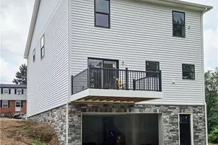 208 Grant Ave, Ross Twp, PA 15237 - Photo 3