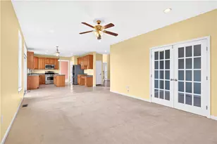 111 Walnut Dr, Robinson Twp, PA 15136 - Photo 9