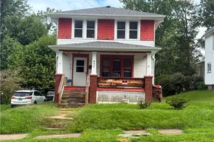 655 Meek St, Sharon, PA 16146 - Photo 1