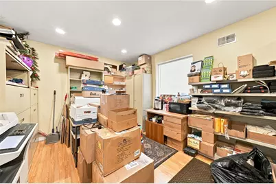 1802 Lincoln Way, White Oak, PA 15131 - Photo 23