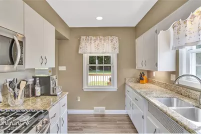 216 Pennsylvania Ave, Zelienople, PA 16063 - Photo 13