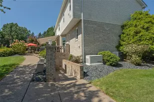 6411 Ten Point Cir, Penn Twp, PA 15085 - Photo 9