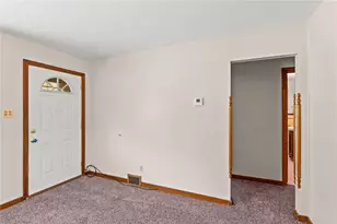 4545 Echo Glen Dr, Pittsburgh, PA 15236 - Photo 3