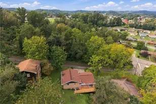 702 Woodside Dr, Jeannette, PA 15644 - Photo 9