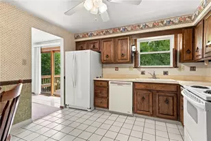 702 Woodside Dr, Jeannette, PA 15644 - Photo 11
