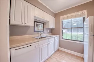 636 Carriage Cir, Pittsburgh, PA 15205 - Photo 3
