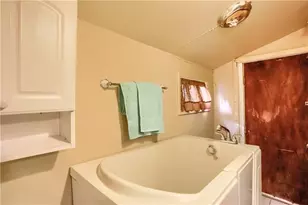 1536 Old Butler Rd, Shenango Township, PA 16101 - Photo 9