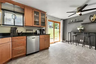 202 Fiesta Dr, Pittsburgh, PA 15239 - Photo 7