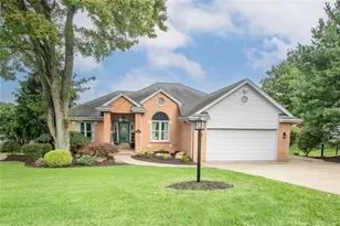101 Covington Dr, Center Township, PA 16001 - Photo 1