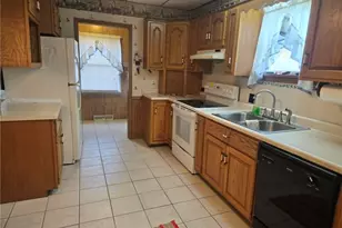 302 S Washington St, Eau Claire, PA 16030 - Photo 5