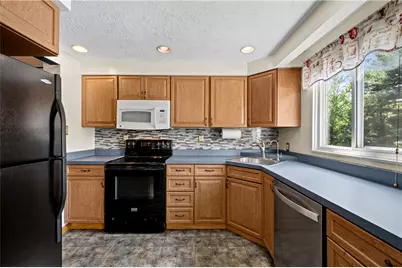 135 Cranbrooke Dr, Findlay Township, PA 15108 - Photo 7