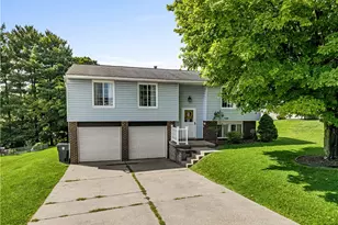 135 Cranbrooke Dr, Findlay Township, PA 15108 - Photo 3