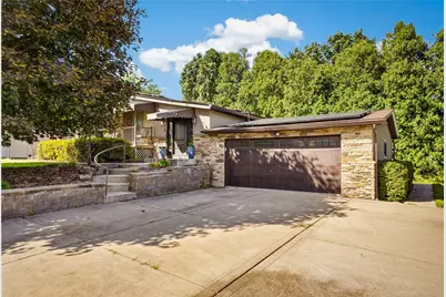 19 Ellen Dr, Robinson Twp, PA 15136 - Photo 1