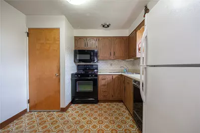 4913 Aspen Street, West Mifflin, PA 15122 - Photo 9
