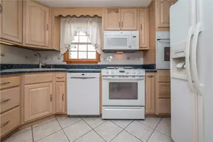 5639 Tracy Dr, Bethel Park, PA 15236 - Photo 17