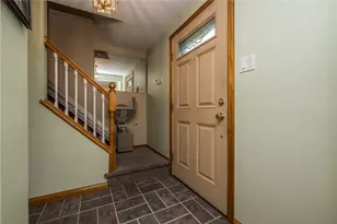 5639 Tracy Dr, Bethel Park, PA 15236 - Photo 5