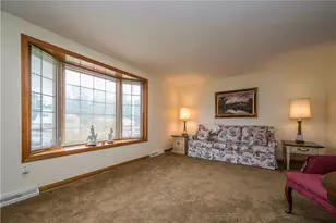 5639 Tracy Dr, Bethel Park, PA 15236 - Photo 9