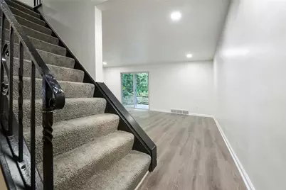 585 Lucia Dr, Wilkins Township, PA 15221 - Photo 13