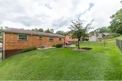 221 Northmont Dr, Pittsburgh, PA 15147 - Photo 31