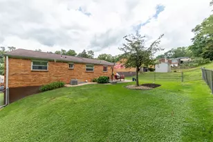 221 Northmont Dr, Pittsburgh, PA 15147 - Photo 31