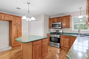 8310 Reagan Dr, Pittsburgh, PA 15237 - Photo 5