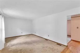 156 Dinwiddie Dr, Pittsburgh, PA 15068 - Photo 13