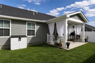 153 Olivia Dr, Center Township, PA 15061 - Photo 25