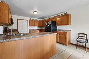 505 Kristi Dr, Hempfield Township, PA 15601 - Photo 13