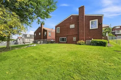 7140 Ross Garden Rd, Pittsburgh, PA 15206 - Photo 17