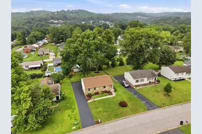 3074 Piney Bluff Dr, South Park, PA 15129 - Photo 3