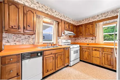985 E Pike Rd, White Township, PA 15701 - Photo 11