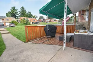 49 Greenbriar Dr, Scott Township, PA 15220 - Photo 3