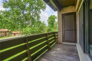1004 Sanlin Dr, Moon/Crescent Twp, PA 15108 - Photo 3