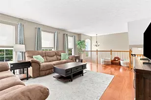 721 Bush Dr, Adams Township, PA 16046 - Photo 7