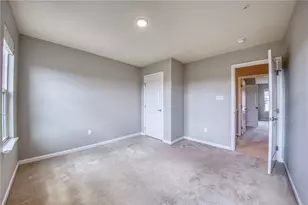 1861 Louisville, Pittsburgh, PA 15143 - Photo 19