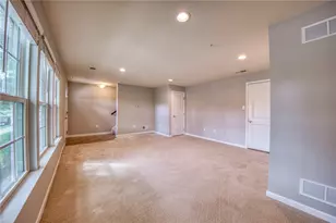 1861 Louisville, Pittsburgh, PA 15143 - Photo 35