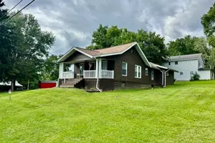 405 Lawnview Ave, Neshannock Township, PA 16105 - Photo 1