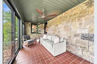 22 Priscilla Ln, Rosslyn Farms, PA 15106 - Photo 3