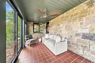 22 Priscilla Ln, Rosslyn Farms, PA 15106 - Photo 3
