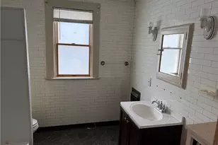 224 S 5th St, Jeannette, PA 15644 - Photo 9