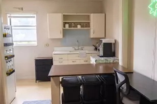 1319 Vance Ave, Coraopolis, PA 15108 - Photo 3