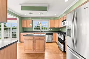 92 Castle View Dr, Kennedy Township, PA 15136 - Photo 9