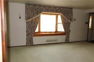 5720 Clark Ave, Bethel Park, PA 15102 - Photo 9