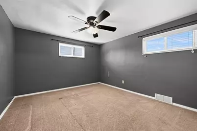 3427 Pleasantvue Dr, Pittsburgh, PA 15227 - Photo 9