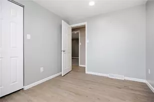 216 Oak Heights Dr, Oakdale, PA 15071 - Photo 11