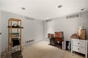 2 Maurers Ln, Pittsburgh, PA 15215 - Photo 29