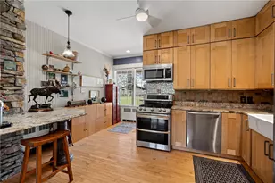 2 Maurers Ln, Pittsburgh, PA 15215 - Photo 11