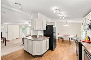 34 Yew Ct, Cranberry Township, PA 16066 - Photo 9