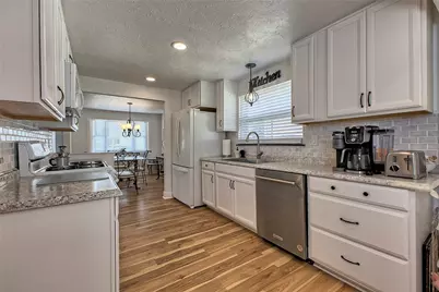 305 Donna Dr, Elizabeth Twp/Boro, PA 15037 - Photo 11