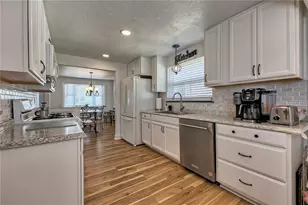 305 Donna Dr, Elizabeth Twp/Boro, PA 15037 - Photo 11